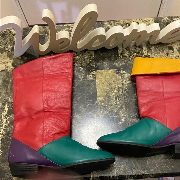 Joyce Peter Pan Style Colorful Women's Boots - Size 9 EUC - Easy slip on / off - Picture 4 of 15